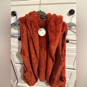 Zenana Faux Fur Vest- large- new with tags